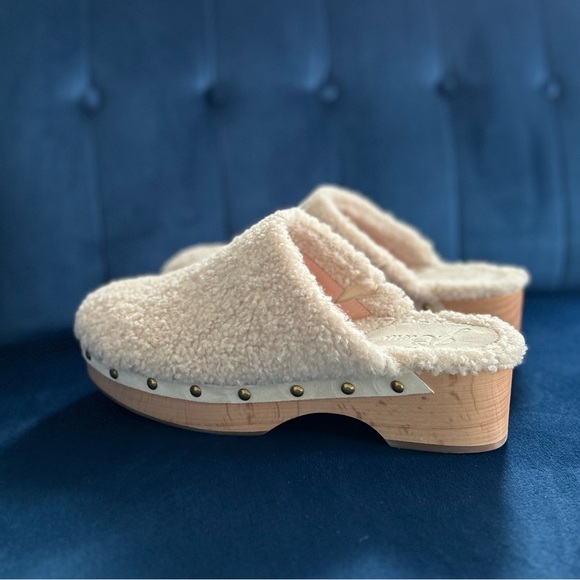 J. Crew Ivory White Sherpa Faux Fur Wood Platform Studded Slip-On Clogs - Picture 10 of 10